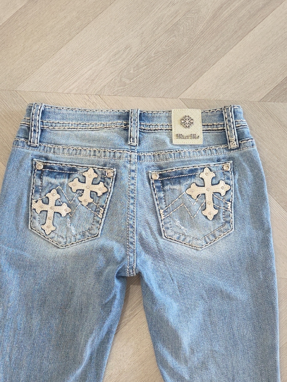 Miss Me Mid Rise, Straight Leg Jeans Size 27x33 - Picture 5 of 6